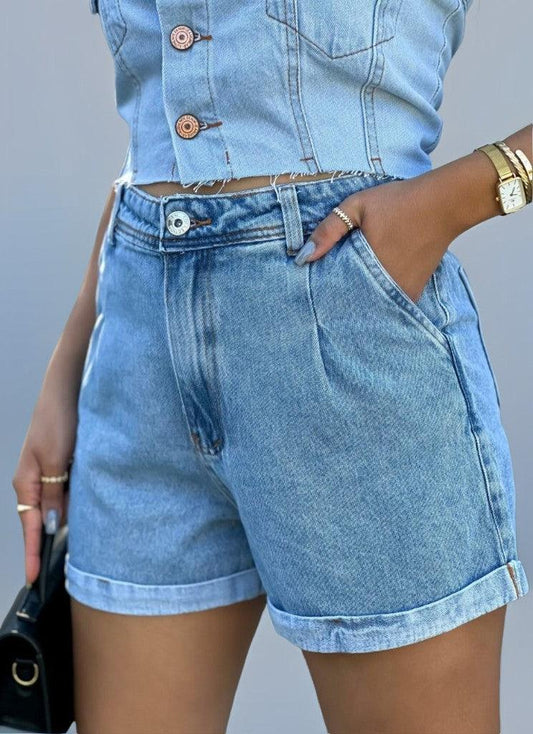 Short Jeans Feminino Com Detalhes No Cós