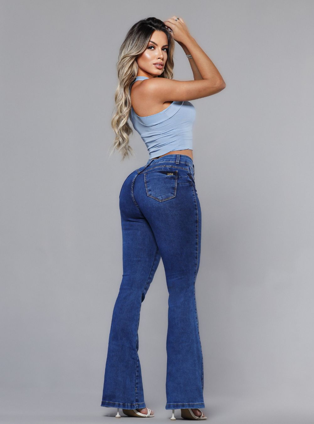 Calça Feminina Flare Cintura Alta Lavagem Média